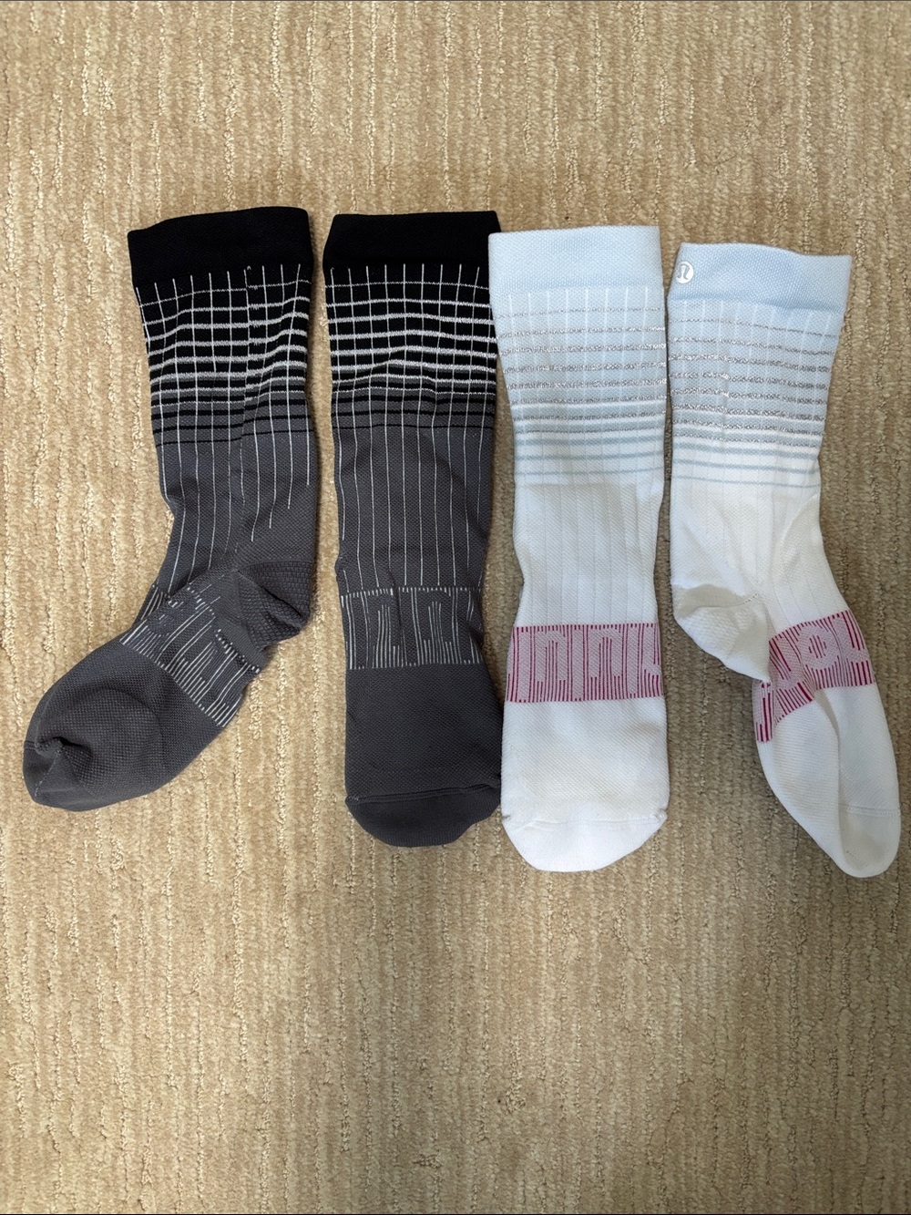 Women’s Athletic Crew Socks - Black & White (2 Pairs)